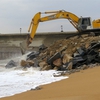 Phú Yên consolidates coastal dyke to protect airport