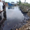 Police investigate oil leak in Hà Tĩnh’s Lam River