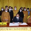 Vietnamese leaders pay tribute to Most Venerable Thich Pho Tue