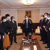 Prime Minister meets Vietnamese intellectuals in Japan