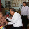 Permanent Deputy PM visits policy beneficiary families in Long An