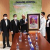 President Nguyen Xuan Phuc visits healthcare workers in Da Nang