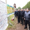 PM inspects construction of Ring Road No.4 in Hanoi capital region