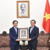 Vietnam pledges favourable business climate for Samsung: official