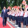 Welcome ceremony held for Singaporean Prime Minister