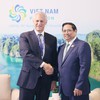 PM seeks Standard Chartered's support for Vietnam's climate change commitment