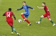 Griezmann vượt Ronaldo, Giroud giành Chiếc giày vàng EURO 2016