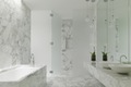 https://vtv1.mediacdn.vn/thumb_w/630/2015/30-marble-bathroom-design-ideas-23-1421312988789.jpg