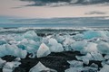 https://vtv1.mediacdn.vn/thumb_w/630/2015/youll-also-likely-spot-some-icebergs-that-have-floated-down-to-the-beach-1426157155059.jpg