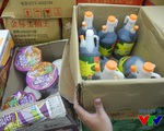 Hàng tấn thực phẩm nhập lậu từ Trung Quốc tràn về Việt Nam dịp Tết Trung thu