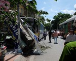 Hà Nội: Xe bus mất lái, đâm hàng loạt xe máy trên phố Kim Mã