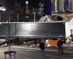 Vụ xe tải lao vào chợ Noel tại Đức có thể do khủng bố
