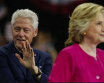 FBI công bố hồ sơ bất lợi cho bà Hillary Clinton