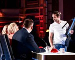 Britain’s Got Talent: Simon Cowell run rẩy với màn bắn tên vào thí sinh