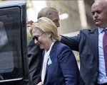 Ứng cử viên Hillary Clinton rời lễ tưởng niệm 11/9 vì bị “quá nóng”