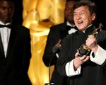 Sau 56 năm với rất nhiều tai nạn, Thành Long đã đoạt tượng vàng Oscar