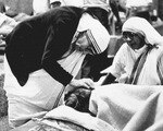 Mẹ Teresa được phong thánh