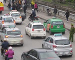 Taxi Hà Nội sẽ phải trang bị phần mềm kết nối vận tải như Grab và Uber