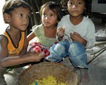 Trẻ em suy dinh dưỡng - hệ lụy từ nghèo đói