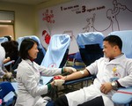 Thầy thuốc trẻ tiên phong hiến máu tình nguyện
