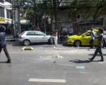 Xe tải lao vào chốt cảnh sát ở Bangkok, 18 người thương vong