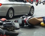 Xe Camry chạy lùi gây tai nạn liên hoàn trên phố