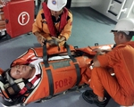 Cứu thuyền viên Trung Quốc gặp nạn trên vùng biển Việt Nam