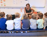 Học sinh tiểu học ở Pháp học 4 ngày/tuần, lớp chỉ có 12 em
