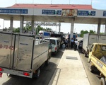 Quảng Bình: Người dân dàn xe phản đối trạm thu phí Quán Hàu