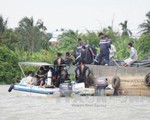 Sà lan đâm tàu chở cát trên sông Sài Gòn, 2 người mất tích
