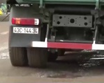 Né trạm cân, xe tải phá nát đường giao thông ở Quảng Nam