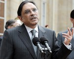 Cựu Tổng thống Pakistan Zardari trắng án tham nhũng