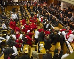 Ẩu đả tại cuộc họp Quốc hội ở Nam Phi