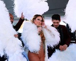 Mariah Carey bị chỉ trích nặng nề sau màn trình diễn tai tiếng