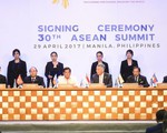 Các nhà lãnh đạo ASEAN gặp đại diện AIPA và thanh niên ASEAN