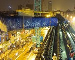 Cận cảnh màn cẩu toa tàu 35 tấn lên đường ray tuyến Cát Linh – Hà Đông