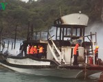 Cháy tàu du lịch trên vịnh Hạ Long, 14 khách nước ngoài an toàn