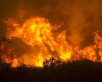 Cháy rừng lại bùng phát ở bang California (Mỹ)