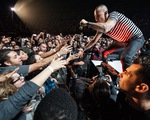 Chester treo cổ tự tử, Linkin Park hủy tour lưu diễn, hoàn tiền cho khán giả
