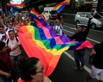 Hàng nghìn người diễu hành ủng hộ cộng đồng LGBT tại Mỹ