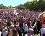 Hơn 60 người dân Australia ủng hộ hôn nhân đồng giới