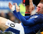 Sốc: Rooney dính chấn thương kinh hoàng, trọng tài vẫn từ chối penalty