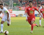 VIDEO CLB TP.Hồ Chí Minh 1-0 Hoàng Anh Gia Lai: Pha phạm lỗi tai hại