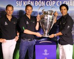 Ronaldinho, anh em De Boer đến Việt Nam