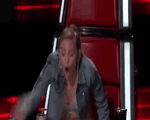 Miley Cyrus cuống cuồng ngã nhào trước thí sinh The Voice Mỹ