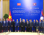 Lễ trao tặng Huân chương cho lãnh đạo Việt Nam