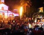 Sôi động lễ hội cầu lửa El Salvador