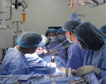 Kỹ thuật phẫu thuật tim hiện đại cứu nhiều bệnh nhân thoát nguy cơ đột tử