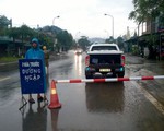 Mưa lớn tiếp tục ở Hà Nội, cảnh báo ngập lụt nhiều tuyến phố