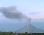 Indonesia: Núi lửa Sinabung phun trào, tro bụi bốc cao hơn 2km